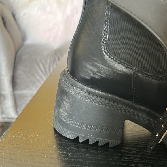 Steve Madden Black Leather Ankle Boots with gold accent. - Picture 4 of 15